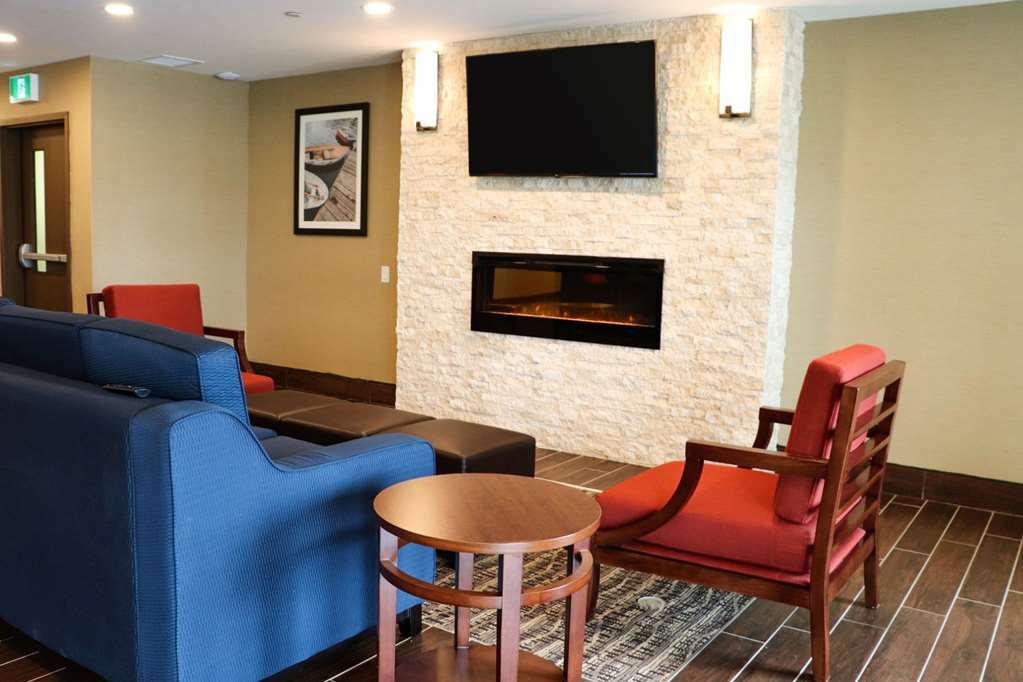 Comfort Inn & Suites Greater Napanee Interior photo